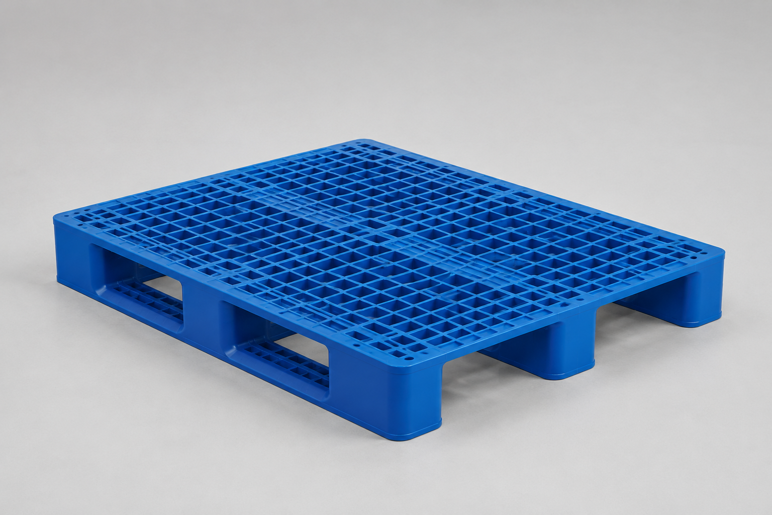 Three-Runner Grid Pallet